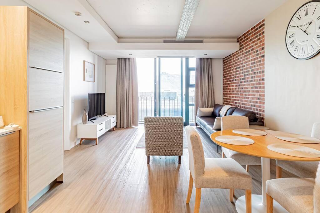 Apartment 1 Bed Flat With Mountain View *