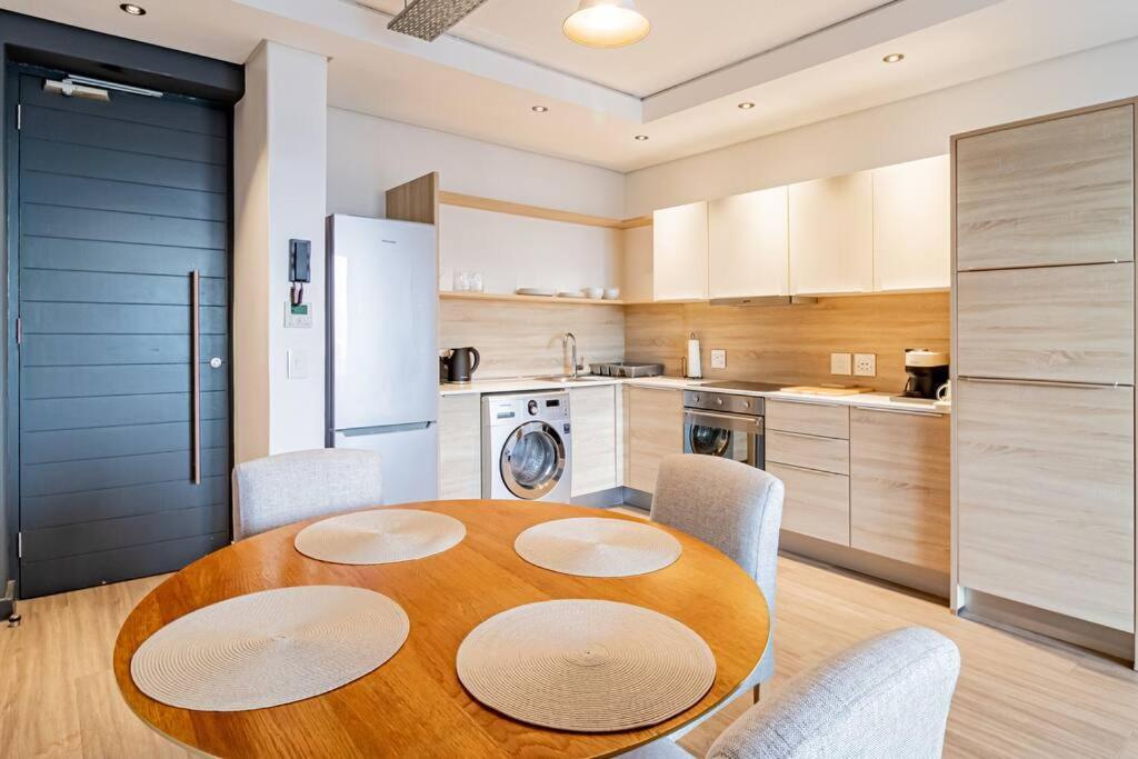 Apartment 1 Bed Flat With Mountain View